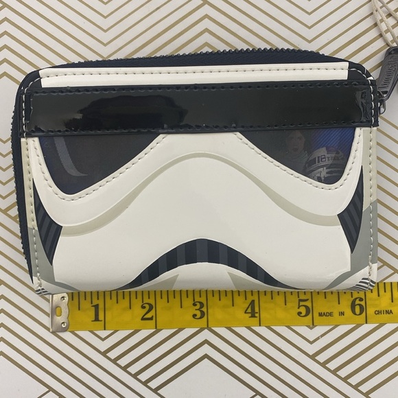 Loungefly Star Wars lenticular - Picture 9 of 10